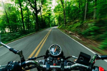 Who is the No. 1 Motovlogger in Tamil Nadu