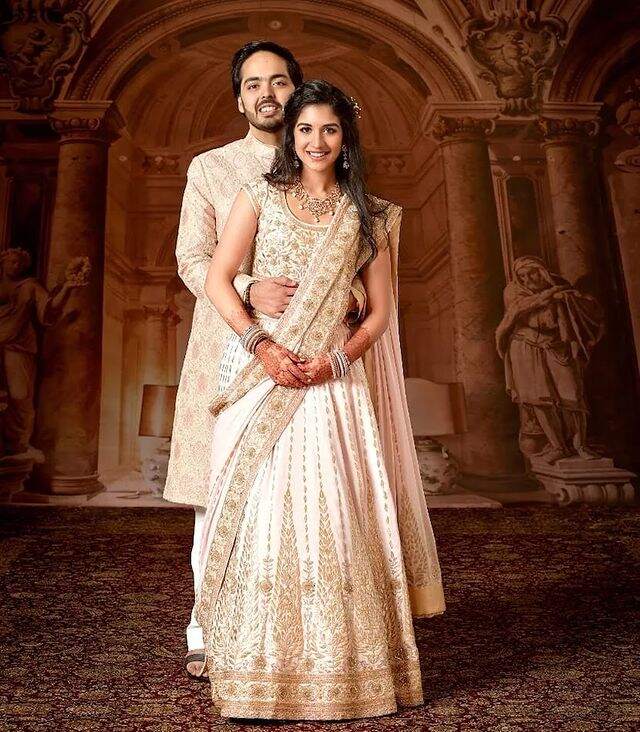 radhika merchant and anant ambani engagement photos